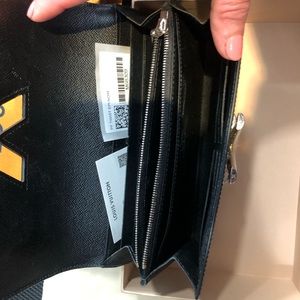 Black Louis Vuitton wallet new